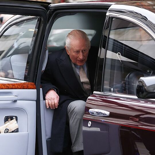 LONDON, ENGLAND - FEBRUARY 19: King Charles III attends the first day of London Fashion Week at NEWGEN 180 The Strand on February 19, 2026 in London, England. (Photo by Neil Mockford/GC Images)