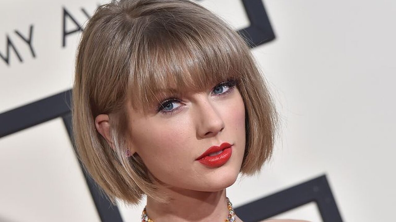 Taylor Swift with bob