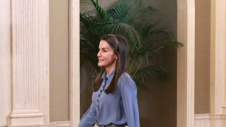 Η βασίλισσα Λετίθια δεν φοβάται τα γκρίζα μαλλιά