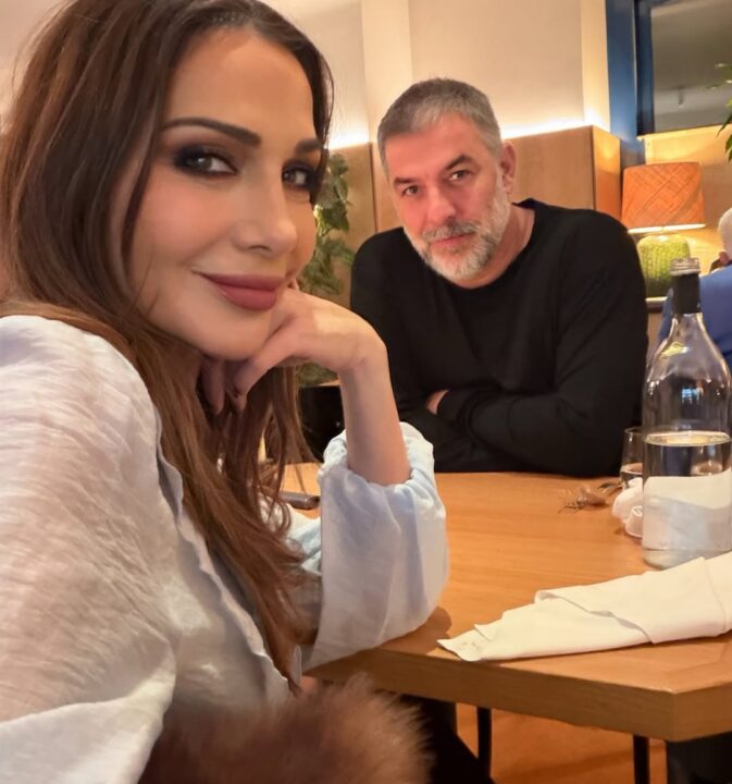 Δέσποινα Βανδή- Βασίλης Μπισμπίκης σε ρομαντικό δείπνο