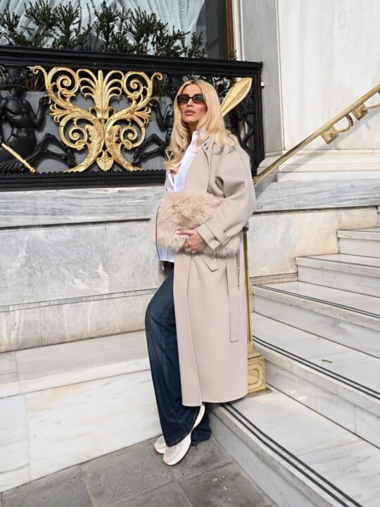 Η Κατερίνα Καινούργιου με teddy bag