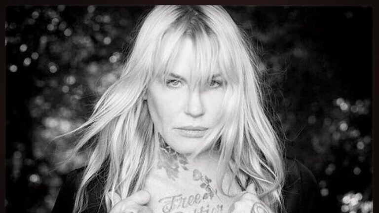 Η Ντάρυλ Χάνα κατηγορεί τηλεοπτική σειρά ότι παραποιεί τη σχέση της με τον John F. Kennedy Jr., ανοίγοντας ξανά τη συζήτηση για το πώς οι σειρές που βασίζονται σε πραγματικά πρόσωπα μπορούν να πληγώσουν τους ανθρώπους που απεικονίζουν.