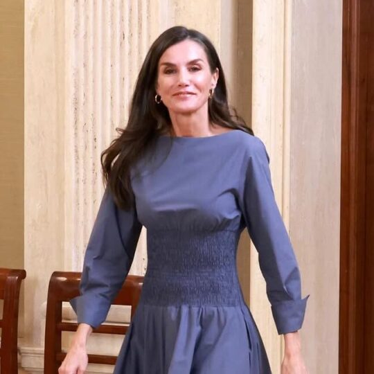 Η βασίλισσα Λετίθια εξακολουθεί να έχει το "μικρόβιο" της δημοσιογραφίας. Photo: Instagram