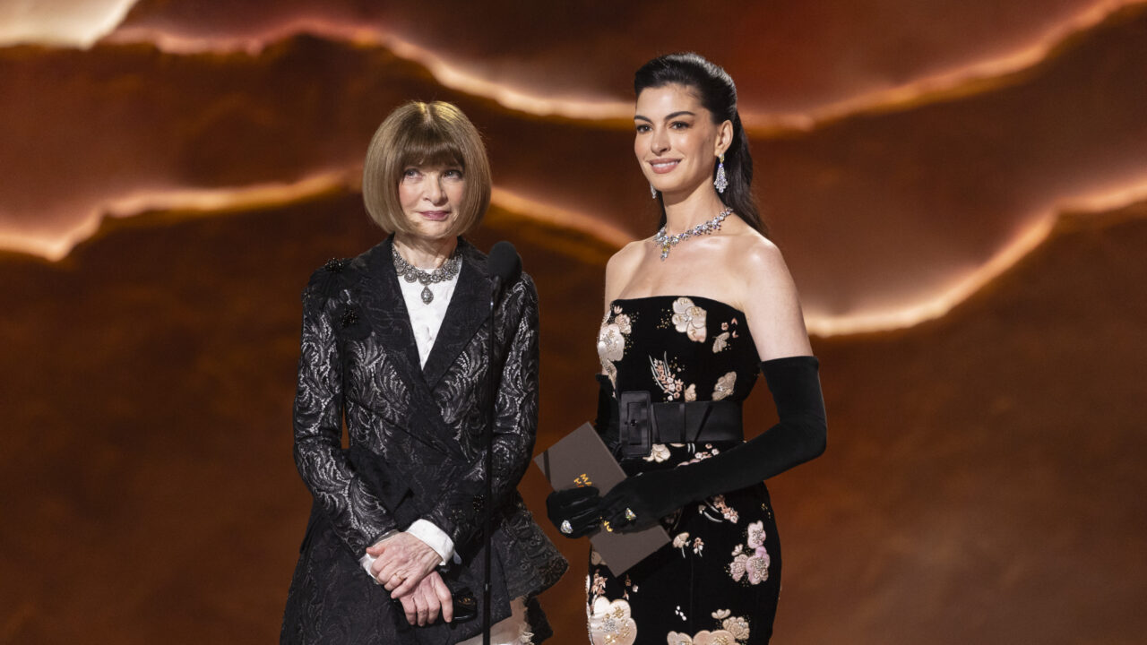 ANNA WINTOUR, ANNE HATHAWAY