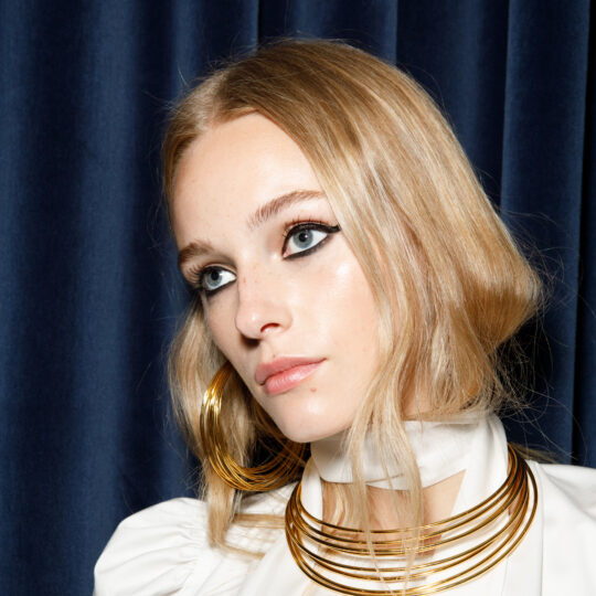 Εντονο Βλέμμα με eyeliner