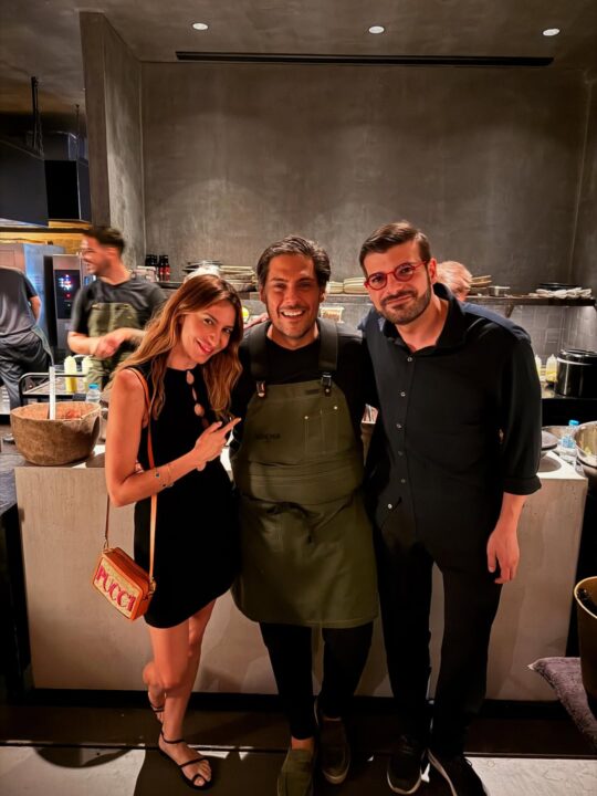 Κάθριν Εμπειρίκου - Φίλιππος Τσαγκρίδης (δεξιά) το καλοκαίρι στην Μύκονο