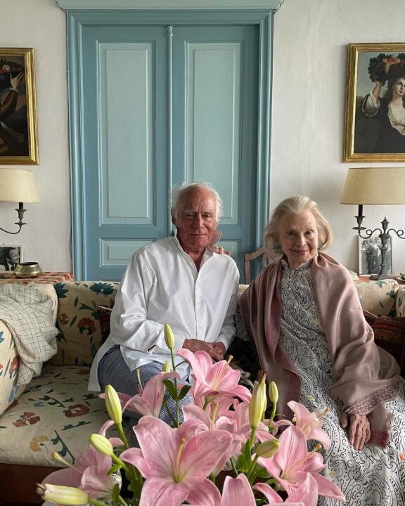 Ο Τζον Στεφανίδης με την πριγκίπισσα Κάθριν Αγά Χαν στο σπίτι του στην Πάτμο