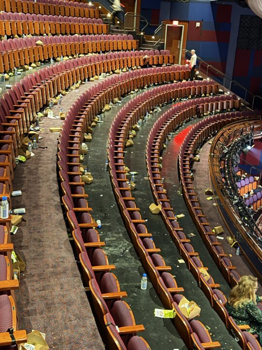 Ακόμα και παπούτσια άφησαν πίσω τους στο Dolby Theater οι υποψήφιου των Όσκαρ