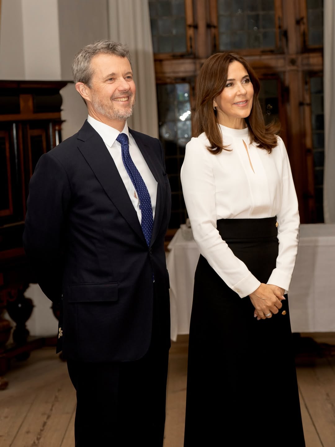 Η βασίλισσα Μαίρη ενσαρκώνει τη σύγχρονη royal κομψότητα