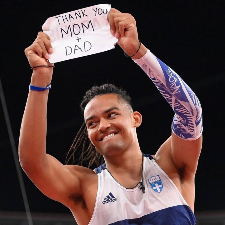 Ο Εμμανουήλ Καραλής έχει άρρηκτη σχέση με τους γονείς του