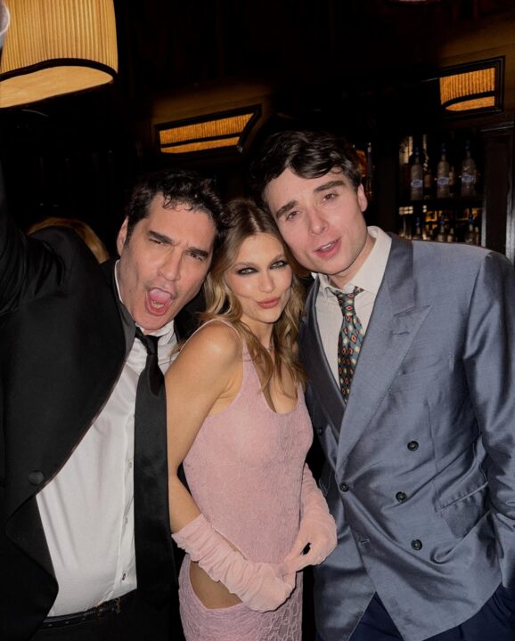 Κλέλια Ανδριολάτου, Χριστόφορος Παπακαλιάτης, Όλι Χίγκινσον στο after party των βραβείων BAFTA