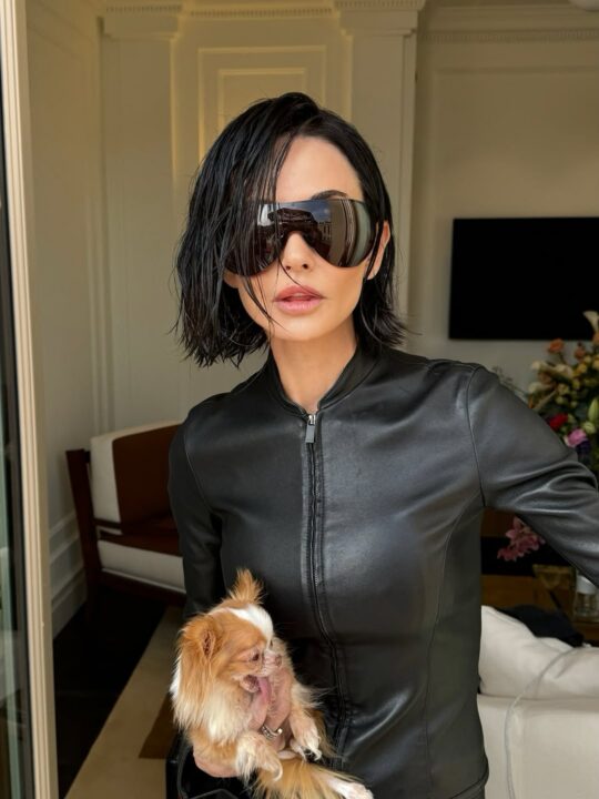 Ντεμί Μουρ: Ο Δημήτρης Γιαννέτος τής δημιούργησε το χτένισμα Demi-tris BoB