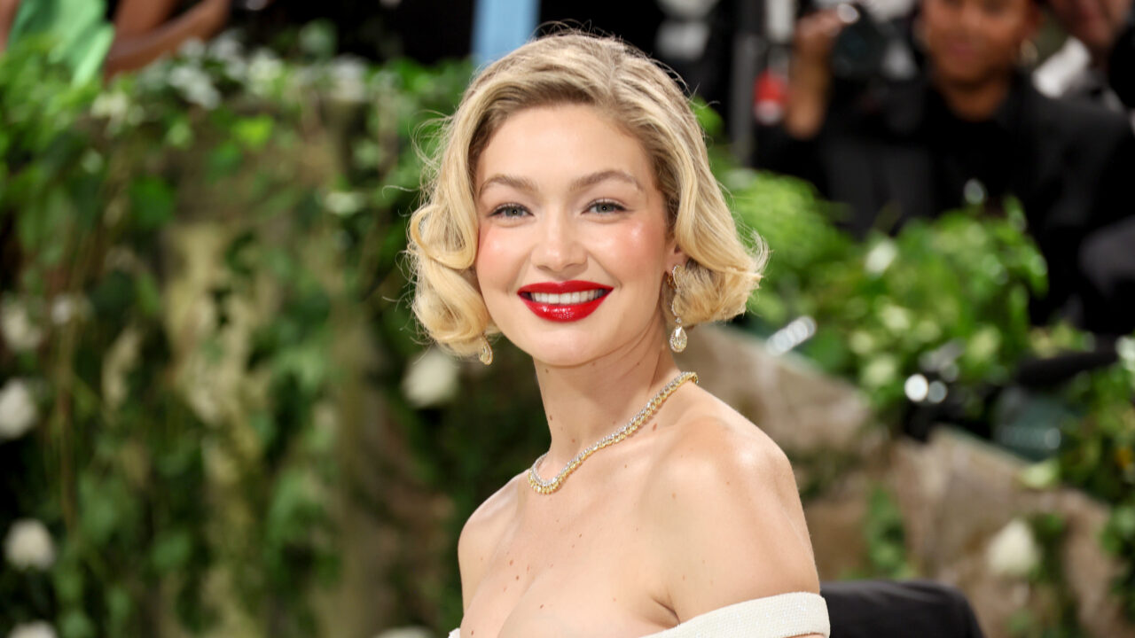 gigi hadid me konta mallia