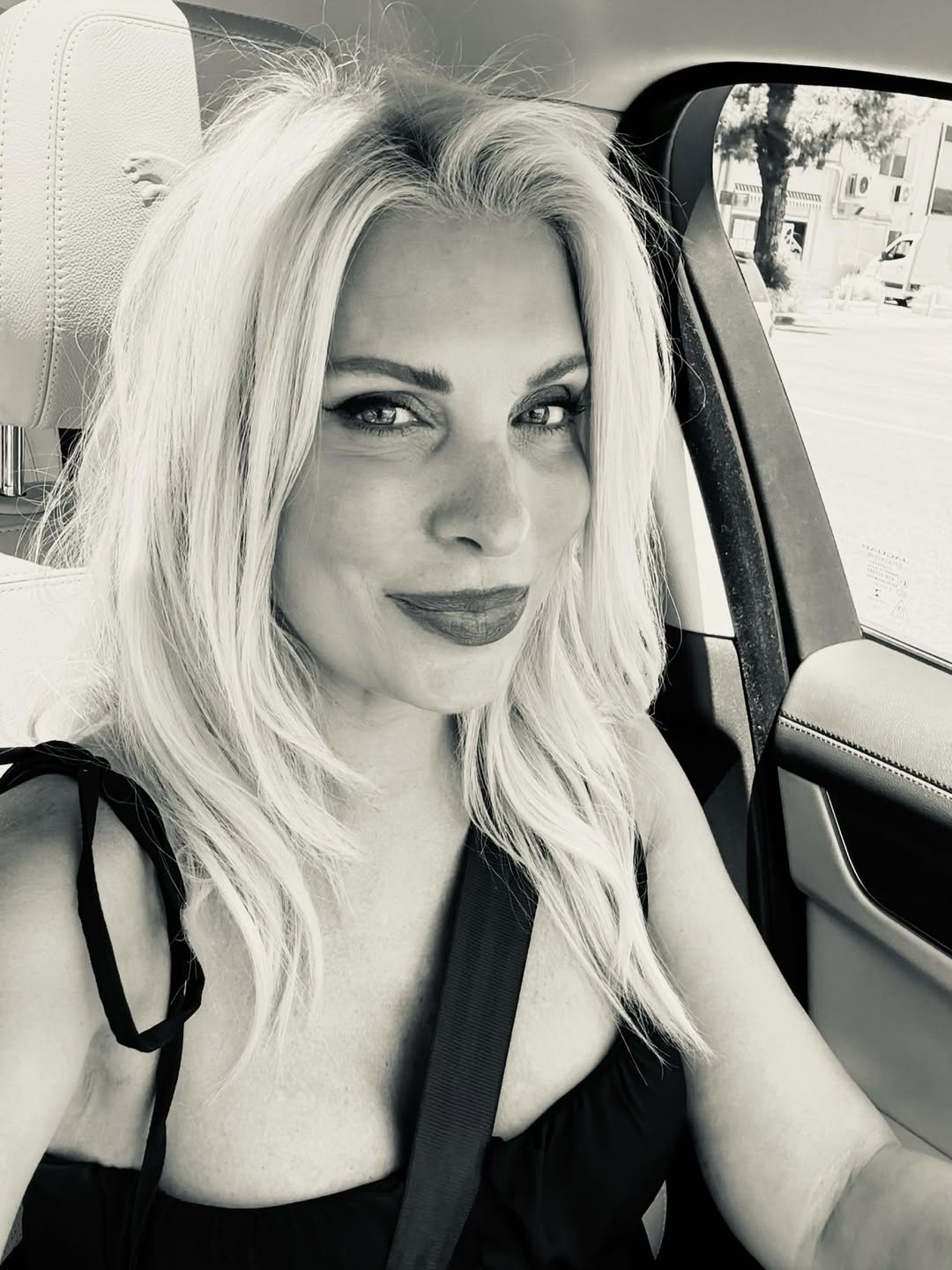Ελένη Μενεγάκη: H selfie από το αυτοκίνητο της