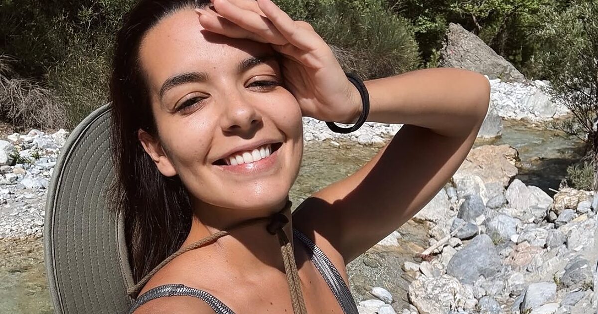 Νικολέττα Ράλλη:Βραδινό μπάνιο με την κόρη της στη πανσέληνο